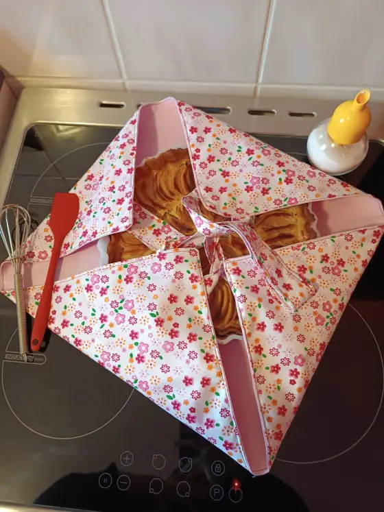 Corbeille à tarte en tissu fleuri rose pour transporter les pâtisseries