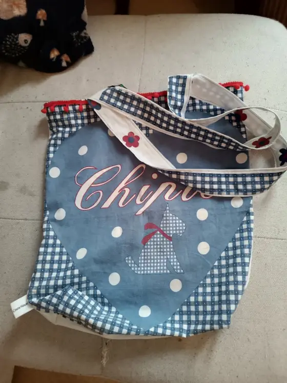 Sac tote bag personnalisé Chipie avec petit chien et pois bleus